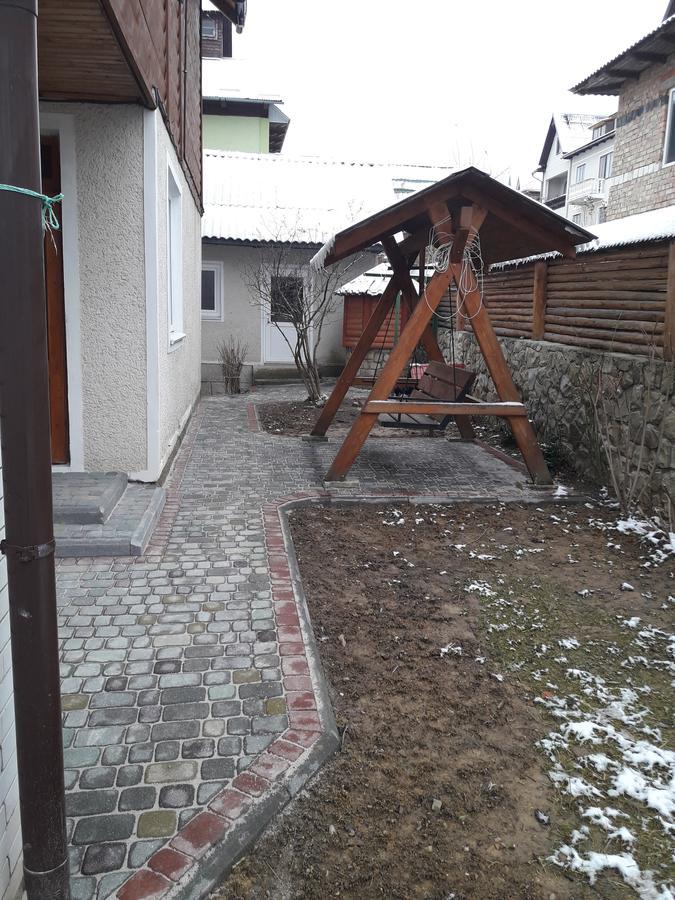 Sadyba Ellada Yaremche Luaran gambar